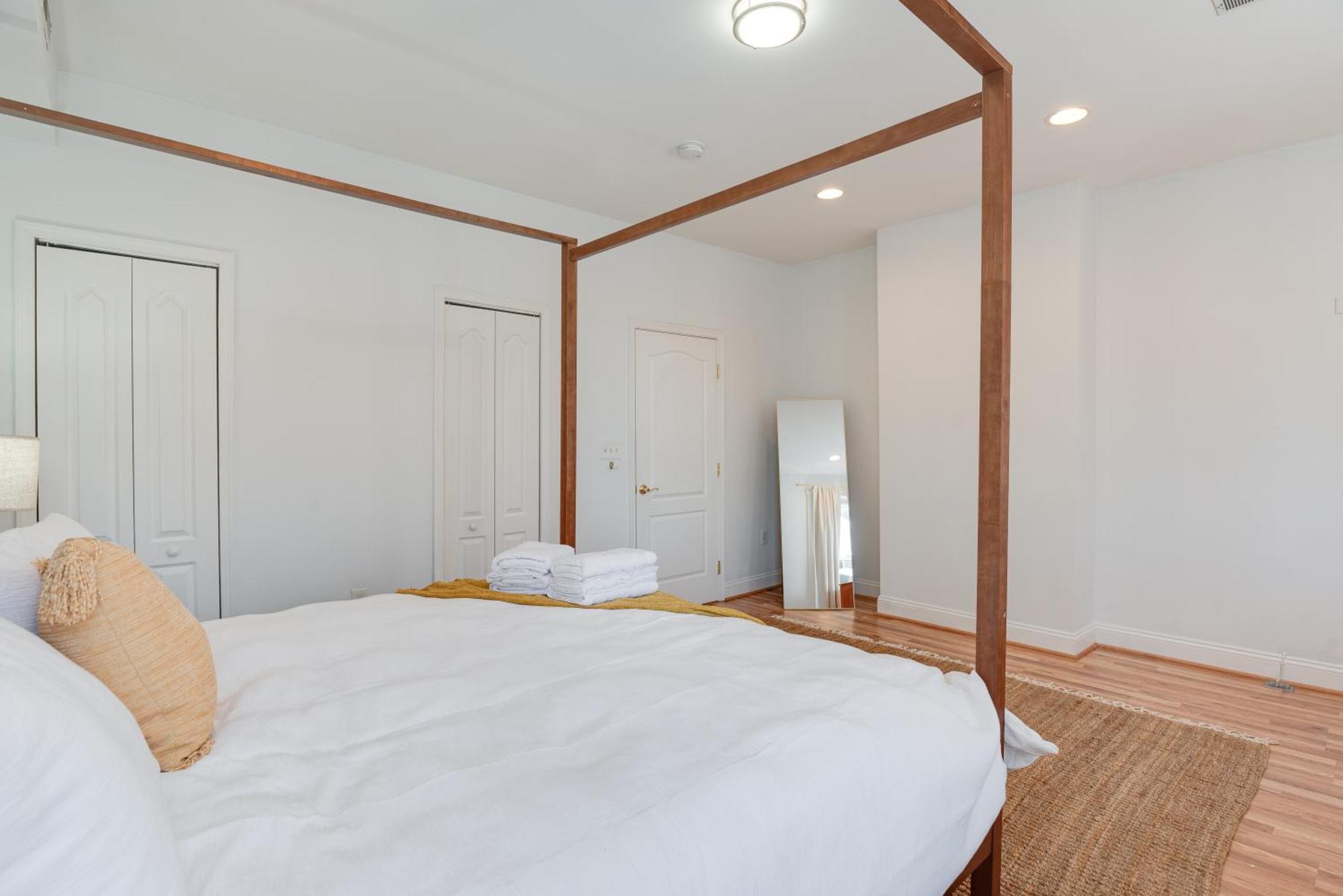Apartment Spacious 4br Dc Townhouse With Jacuzzi & Parking