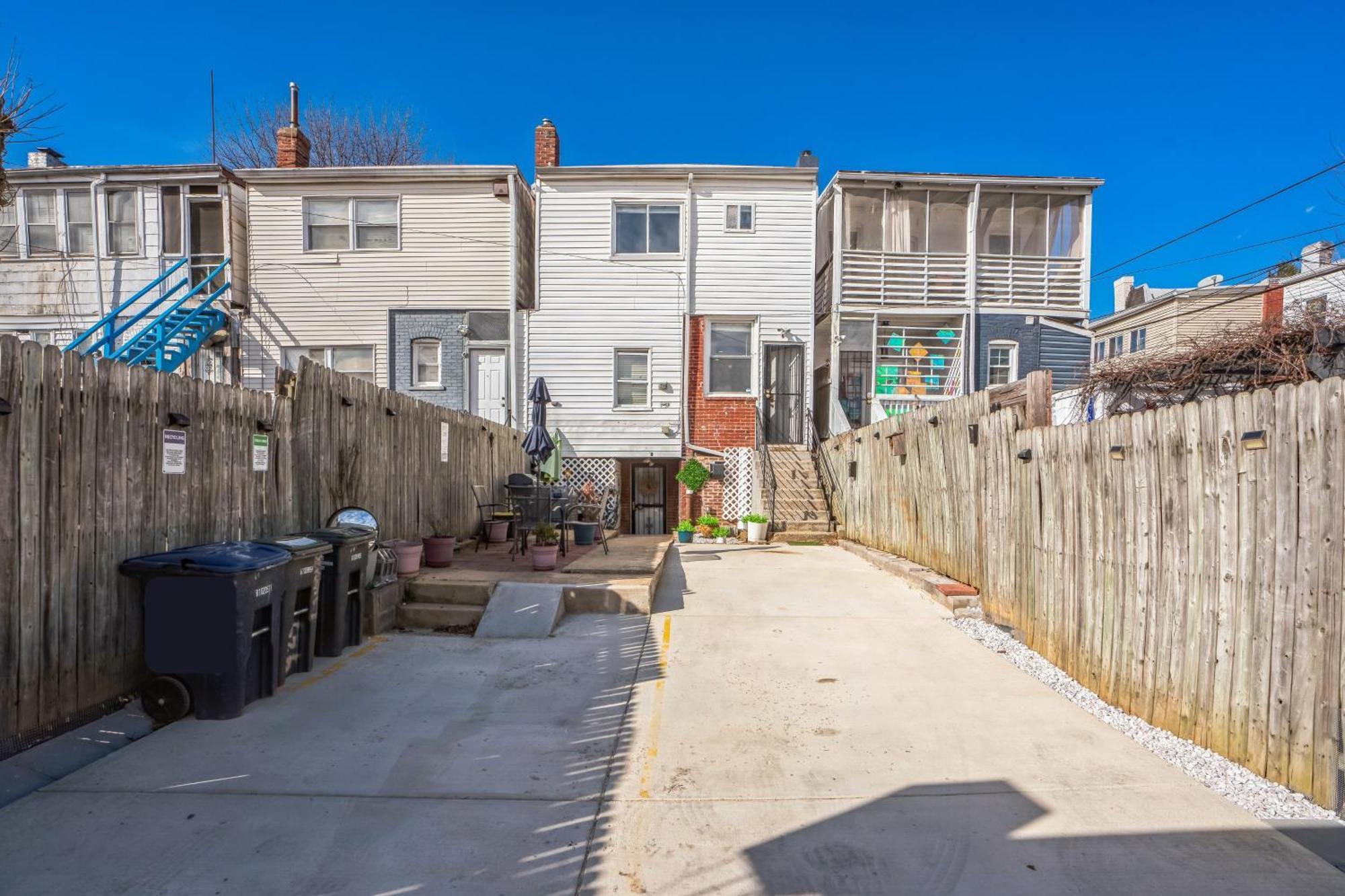Apartment 1br Queen W Secure Parking And Fiberoptics