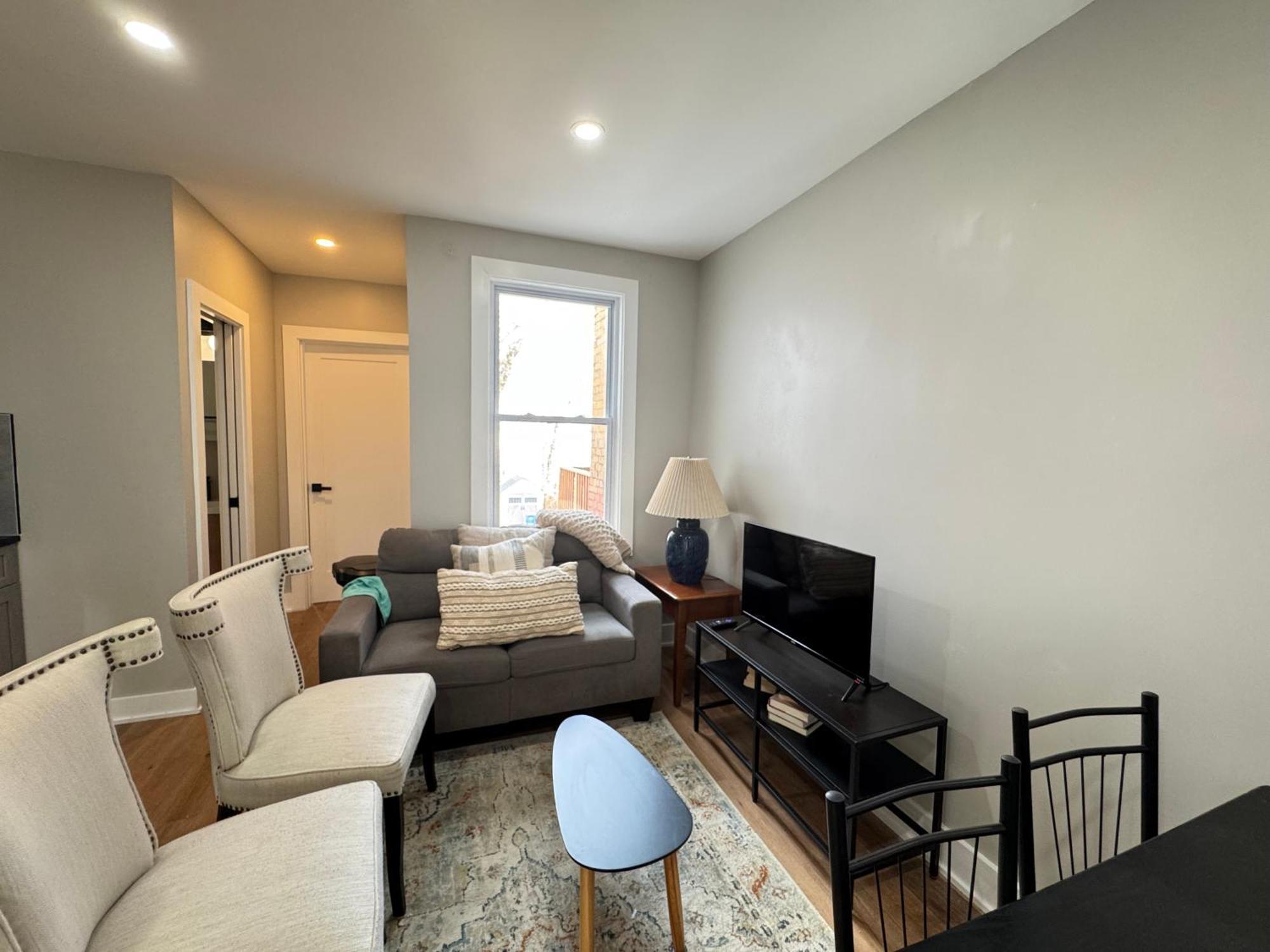 Updated 2br In Dc Apartment Washington