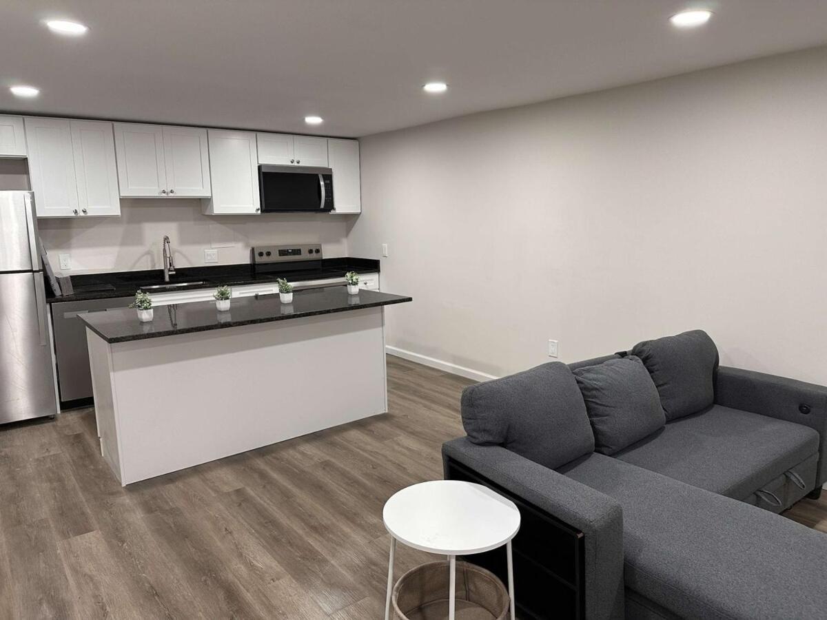 Apartment Colorful Dc Hideaway