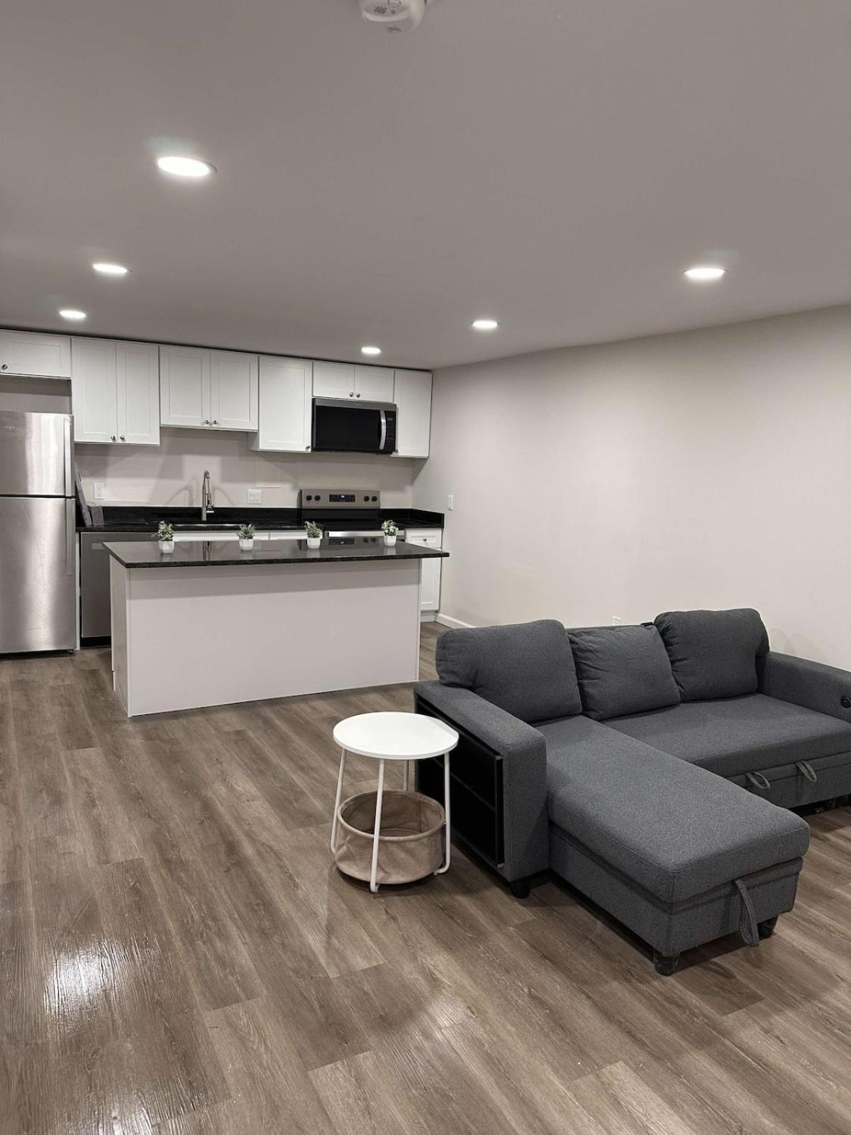 Apartment Colorful Dc Hideaway Washington