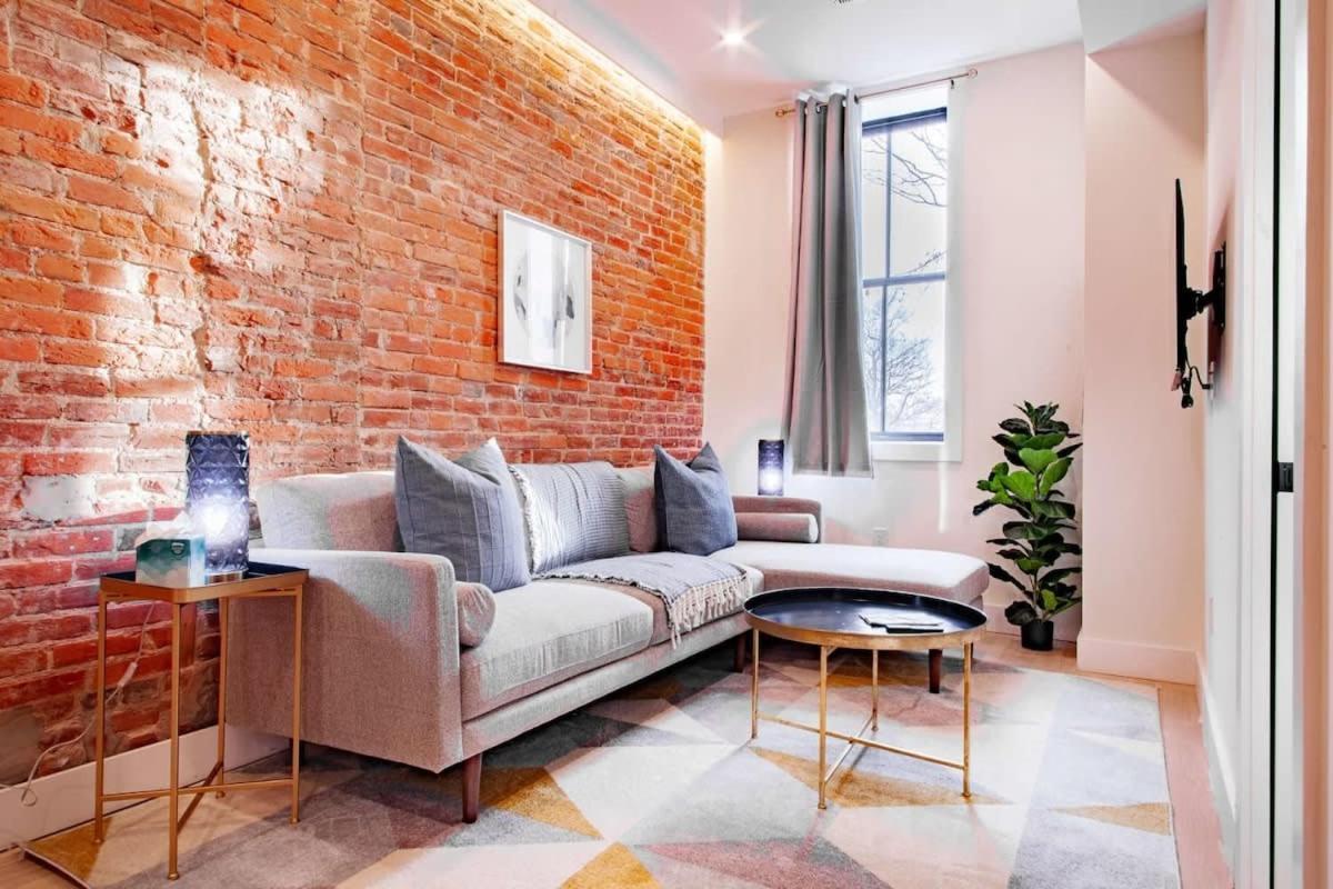 Barracks Row & Eastern Market Oasis Transit-friendly Holiday home *
