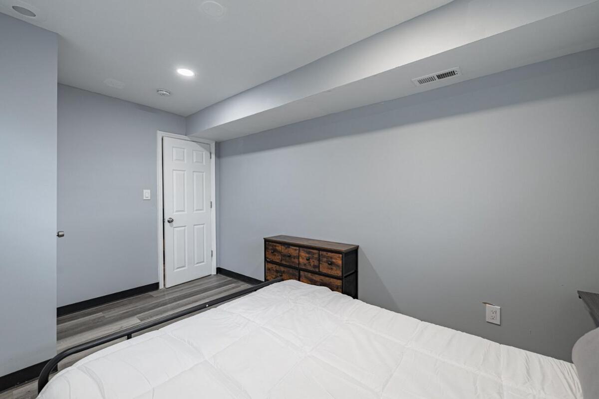 Apartment Updated Great Value 2-bedroom In Dc *