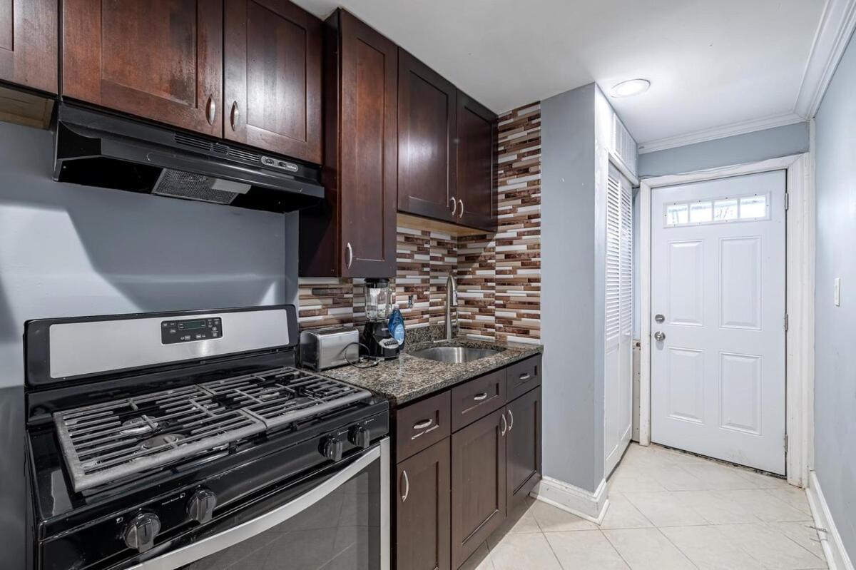 Apartment Updated Great Value 2-bedroom In Dc