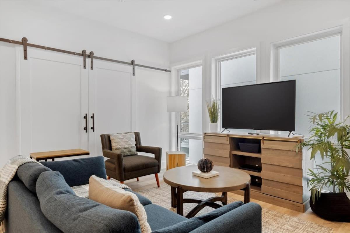 Apartment Noma Convenience 2-br Near Metro Union Market *