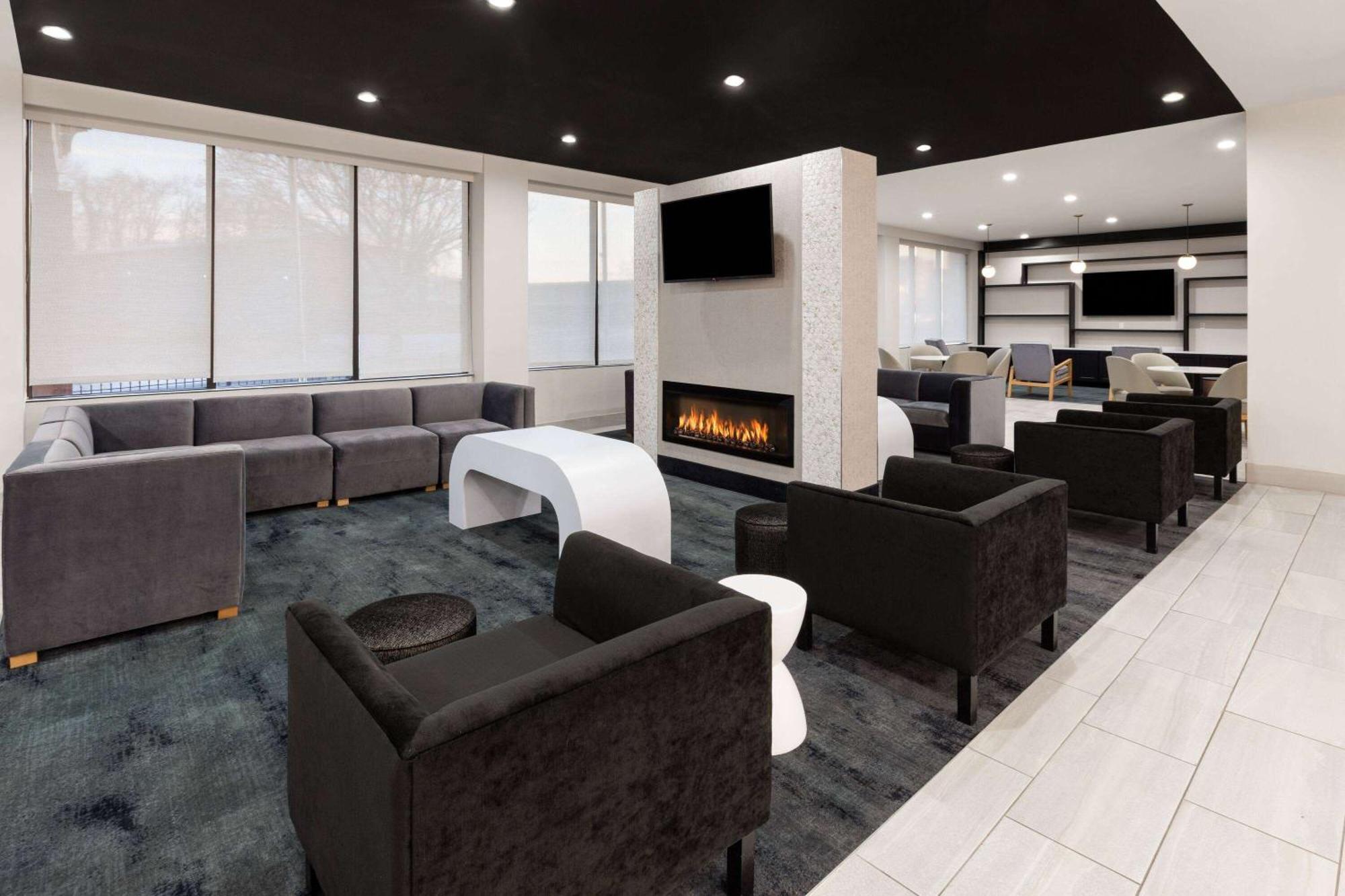Hotel La Quinta & By La Quinta & By Wyndham Dc Noma Washington