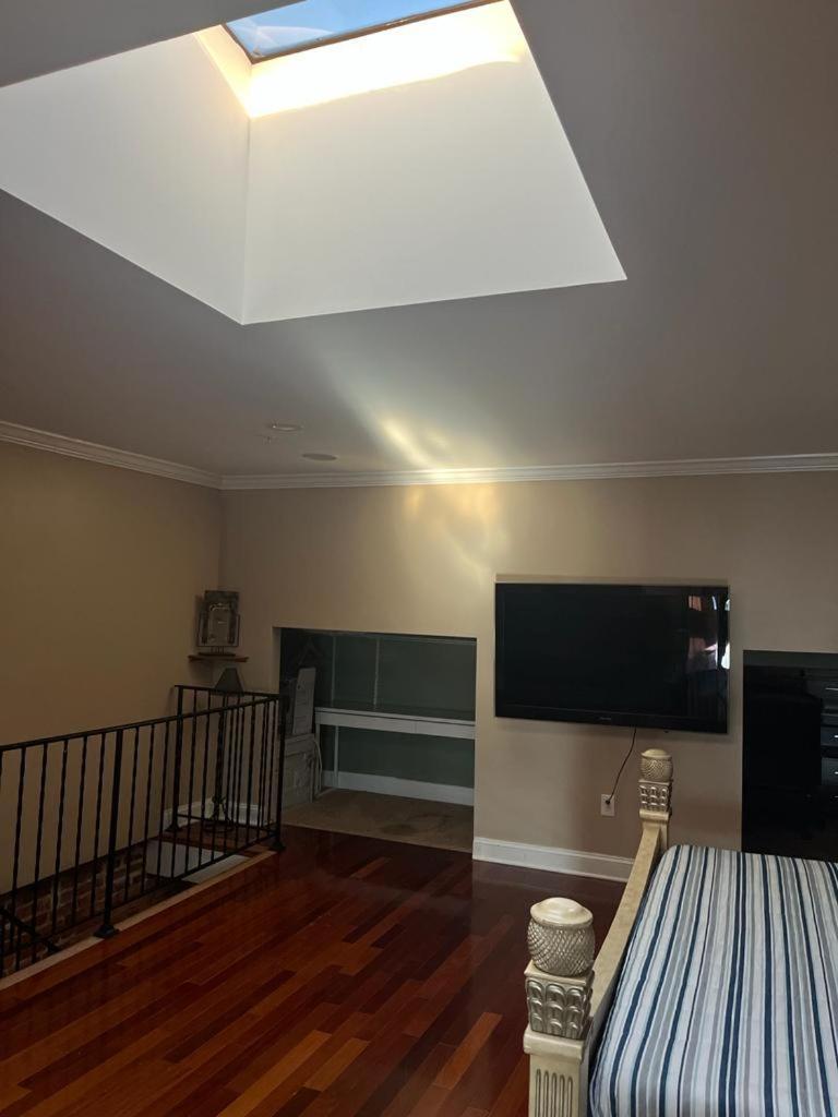 Aparthotel Large 2level 3br, 3ba With Free Parking Near Downtown Dc Washington