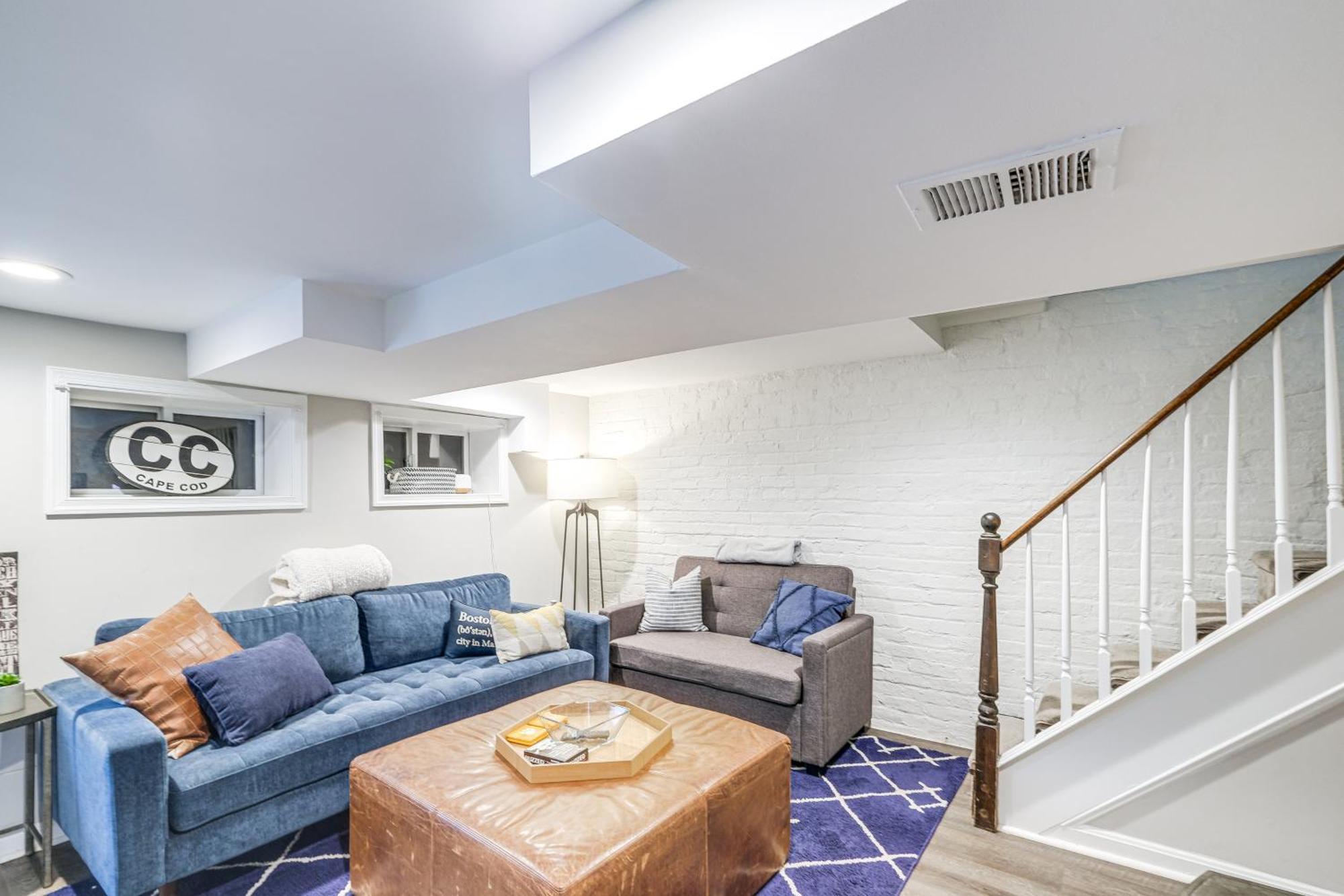 Walkable Location Modern Dc With Yard Access! * Washington