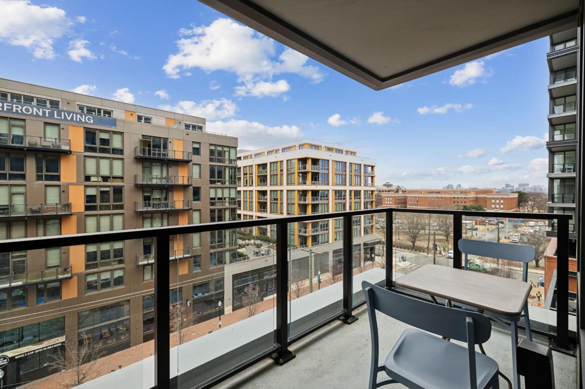 Apartment Placemakr Buzzard Point