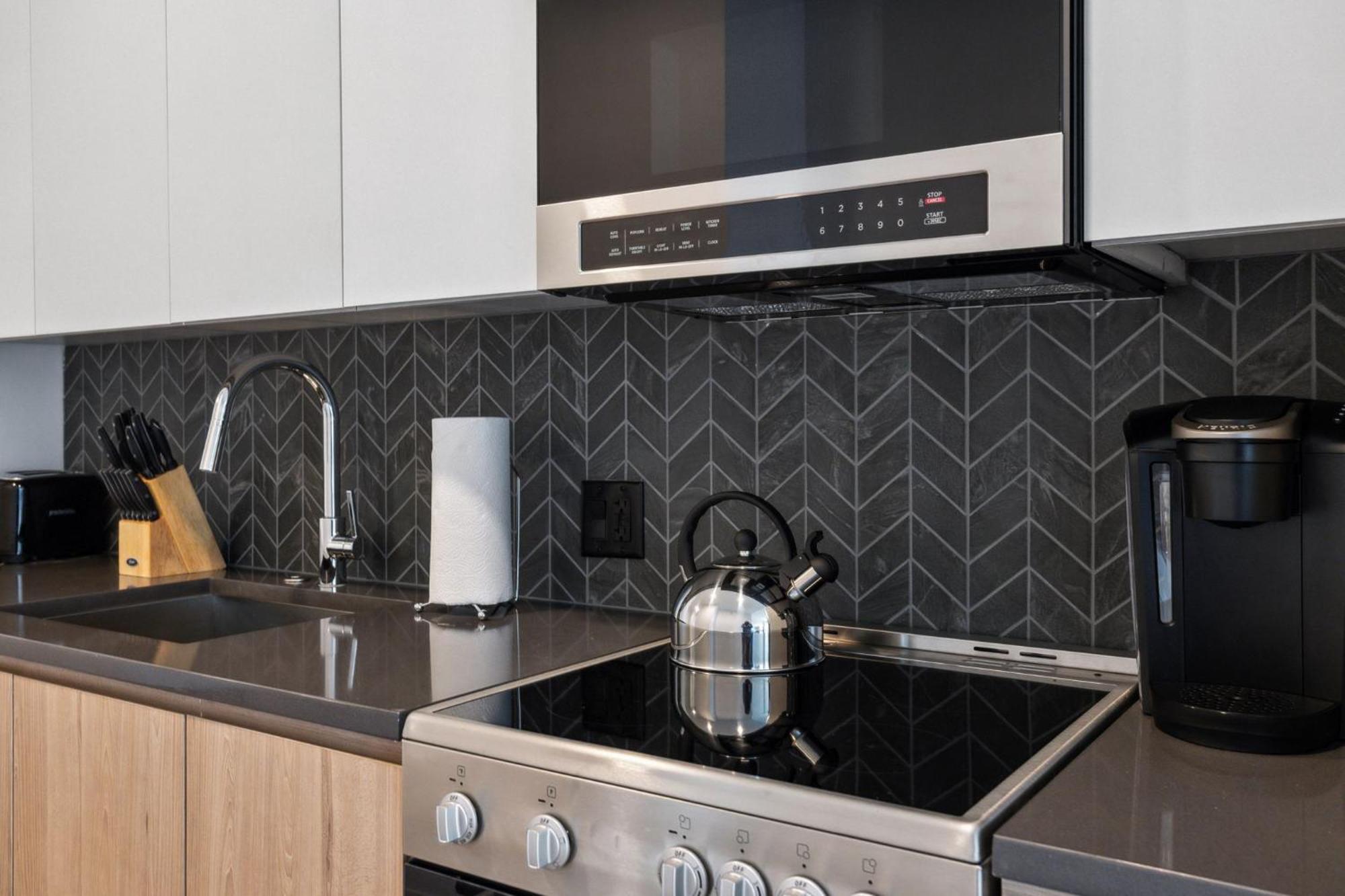 Placemakr Buzzard Point Apartment *