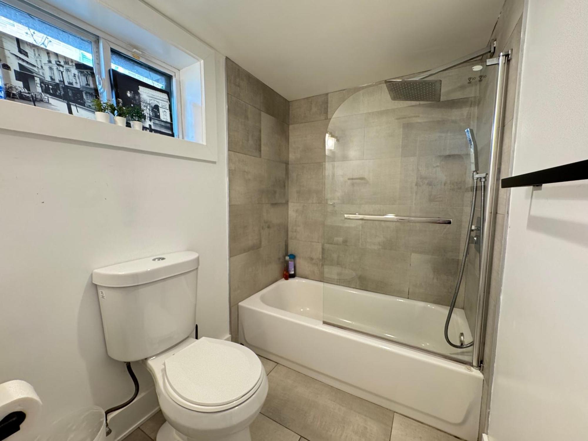 Cozy New Basement In Dc Near Metro