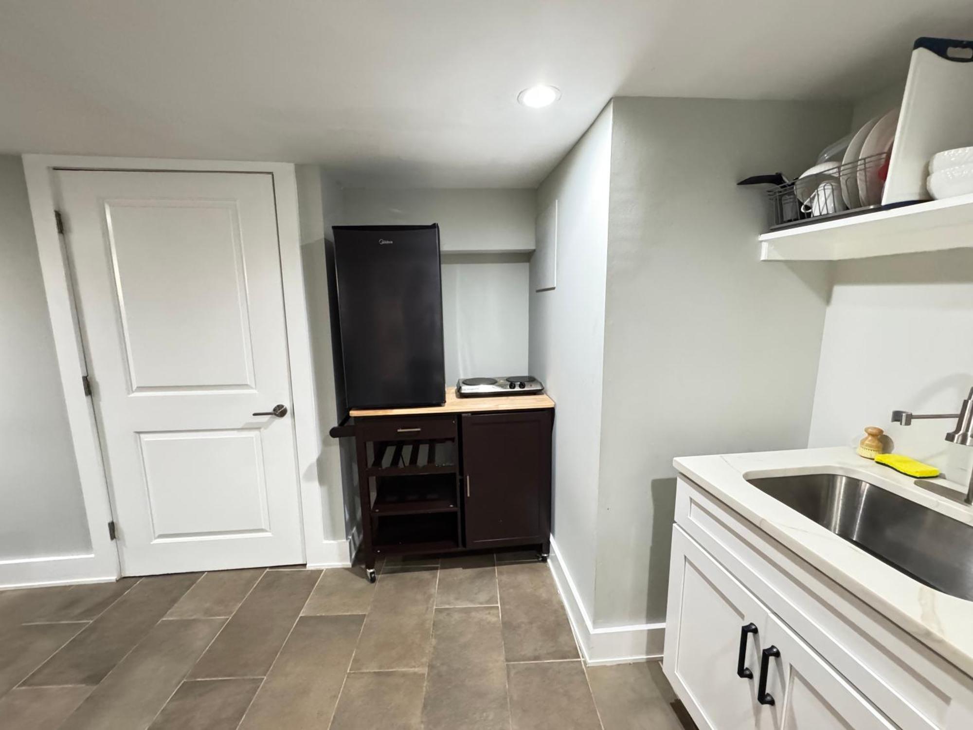 Cozy New Basement In Dc Near Metro Apartment