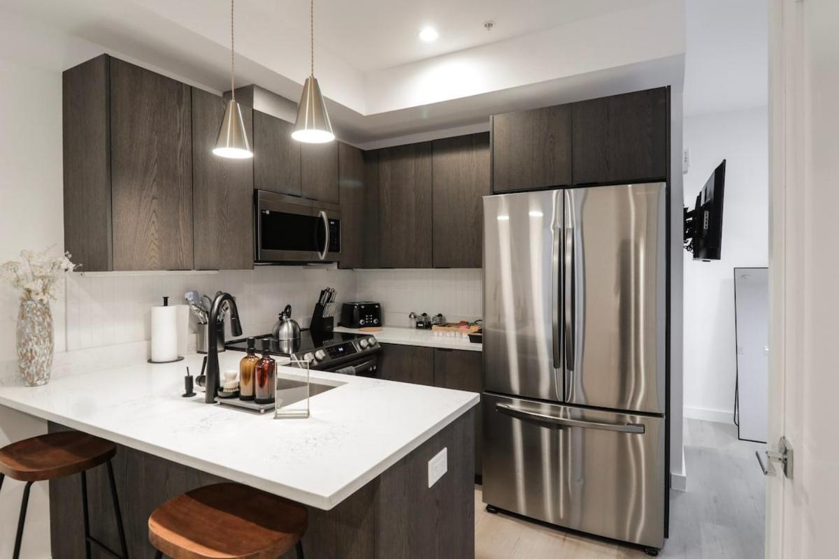 Unit 1 Stylish With King Bed And Sofa Bed Washington