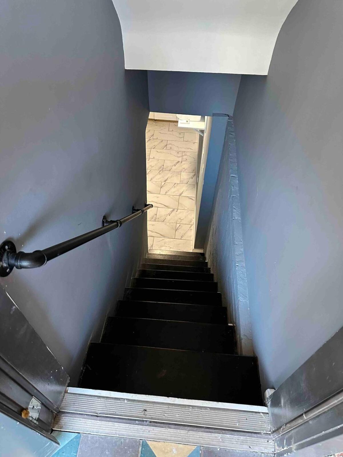 Apartment Lovely Basement 1-bedroom With Free Parking