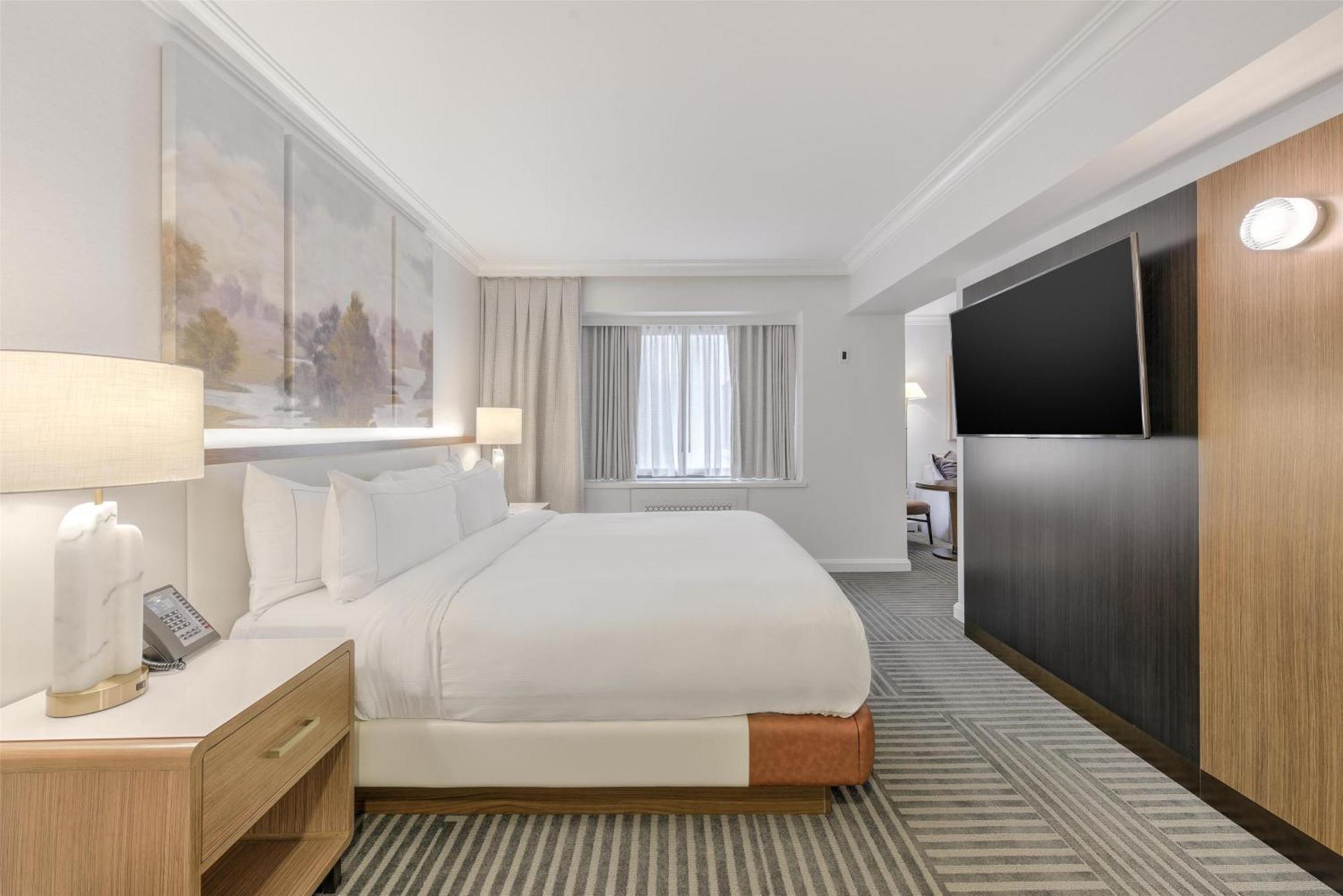Capital Hilton Hotel 4*