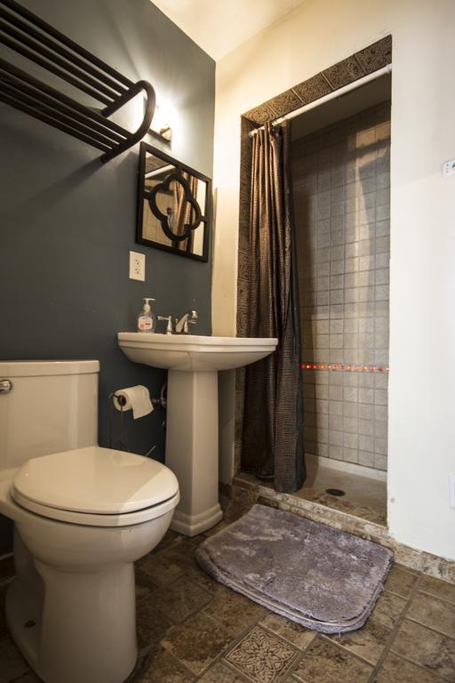 Dc Lofty Hostel
