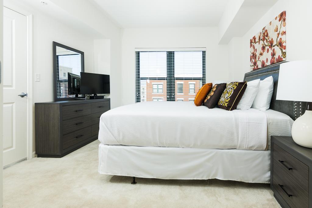 Alfred On M Street Apartment
