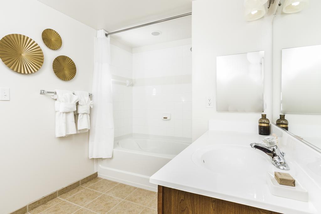 Alfred On M Street Apartment