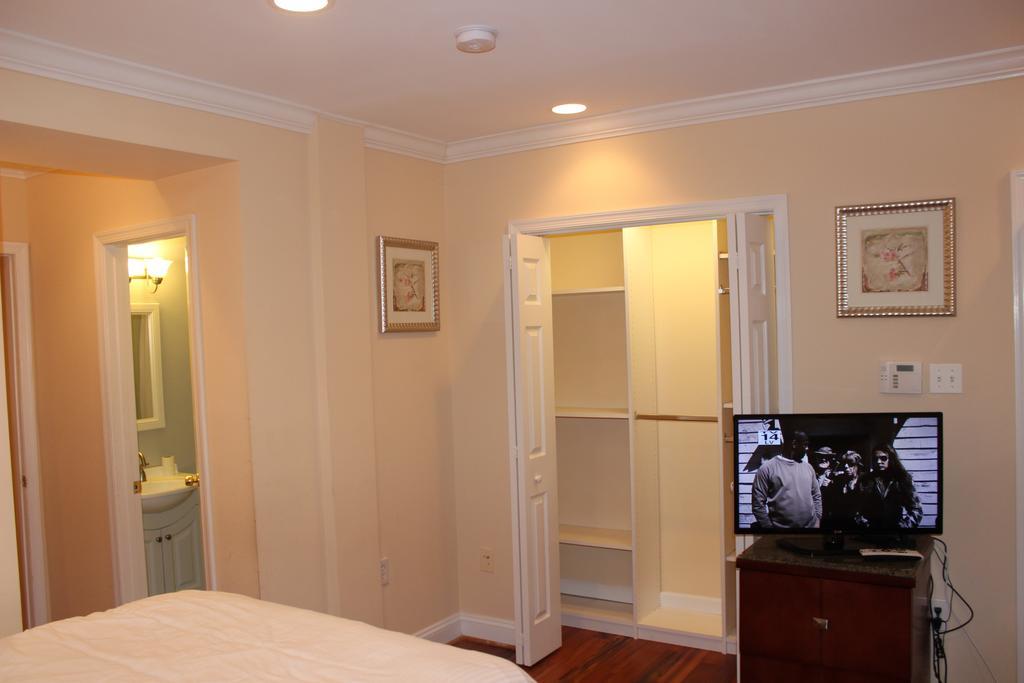 Holiday home Penthouse - Private Roof Deck & Free Parking Washington