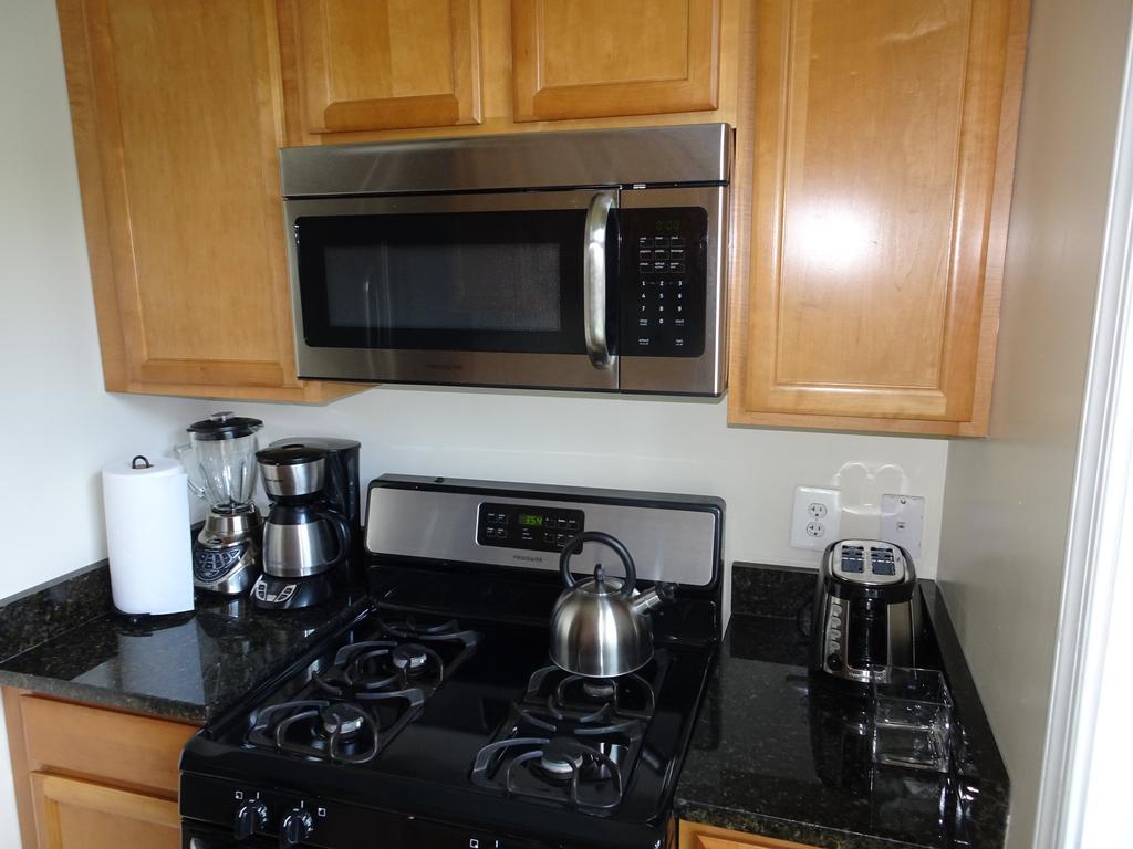 Affordable 2bdrm Home-free Parking * Washington