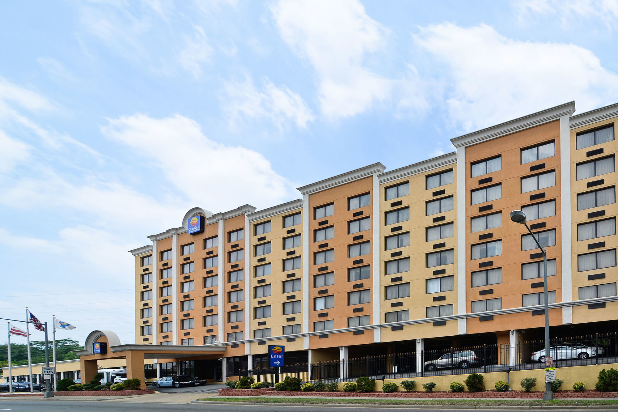 La Quinta & By La Quinta & By Wyndham Dc Noma Hotel