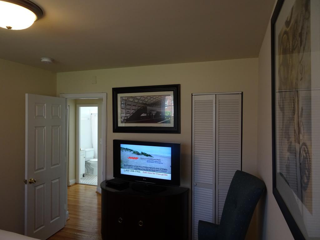 Affordable 2bdrm Home-free Parking *