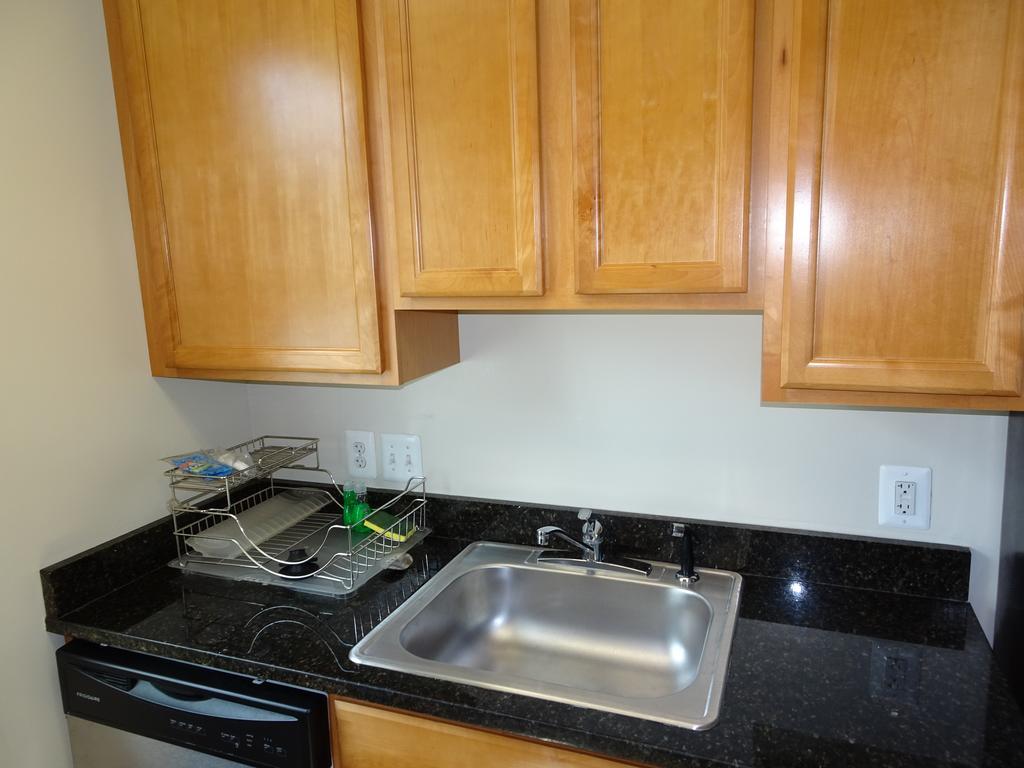 Apartment Affordable 2bdrm Home-free Parking