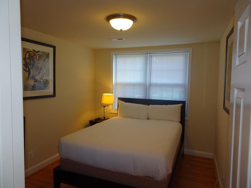 Apartment Affordable 2bdrm Home-free Parking