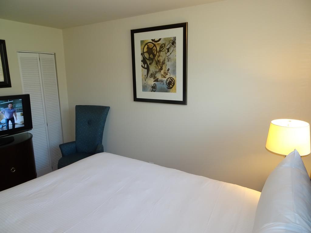 Affordable 2bdrm Home-free Parking Apartment