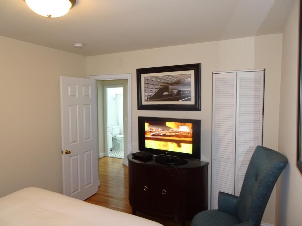 Affordable 2bdrm Home-free Parking *
