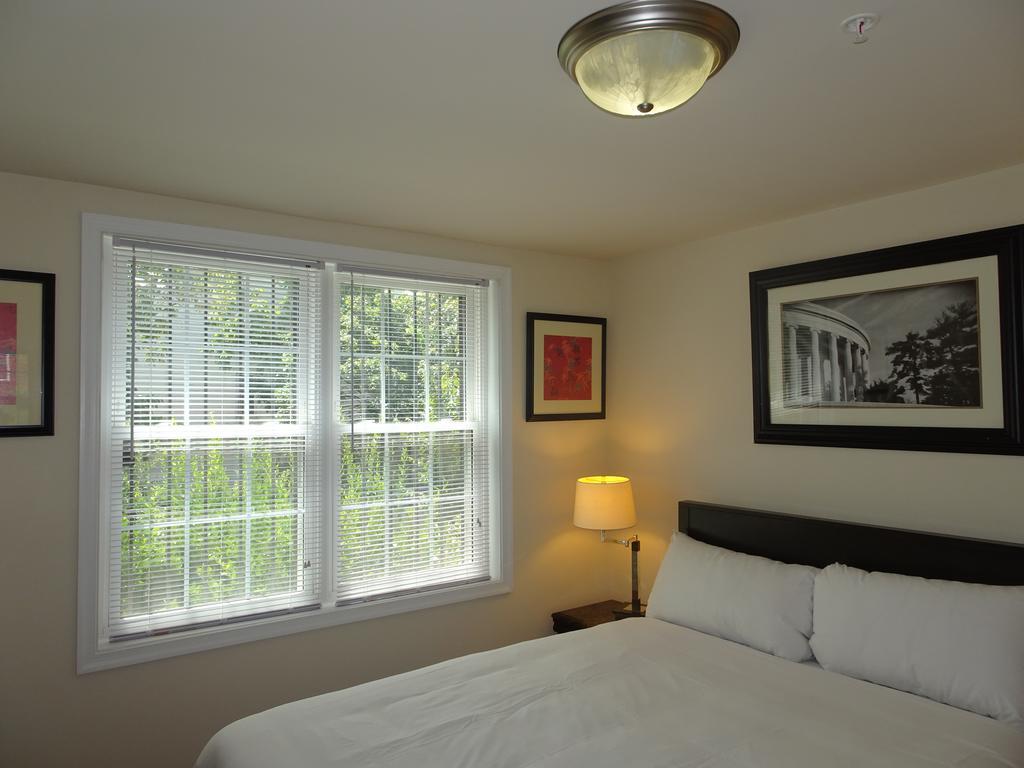 Affordable 2bdrm Home-free Parking Apartment *