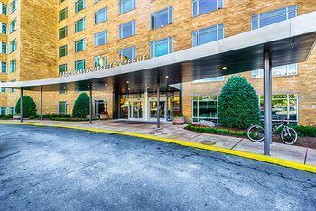 Hotel The Capital Suites