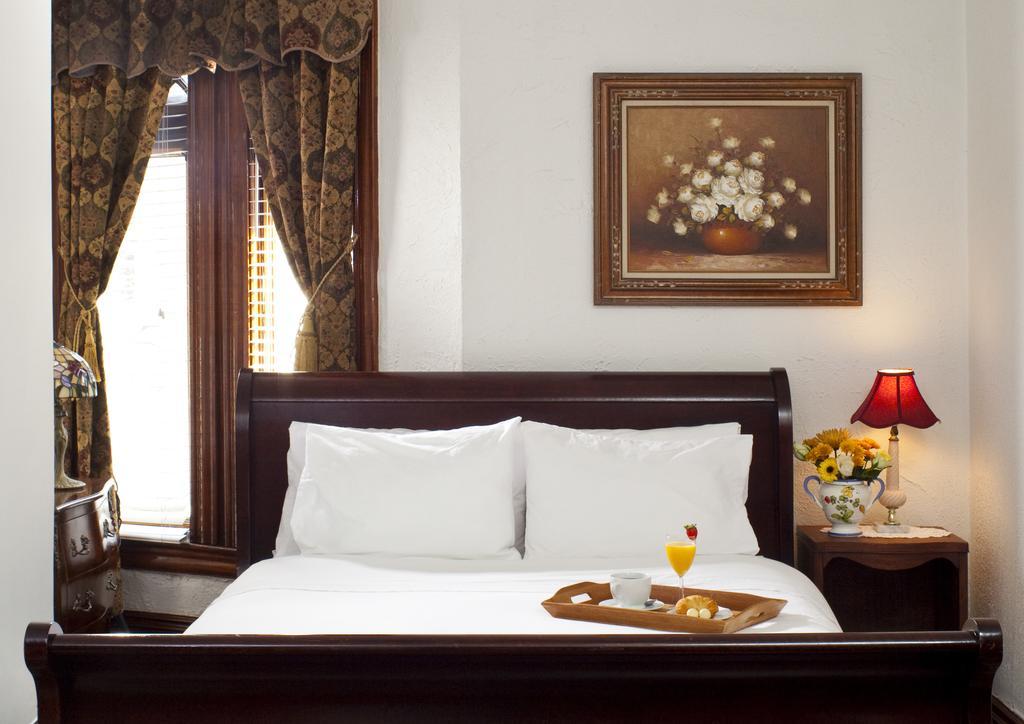 American Guest House, A Dc 2*