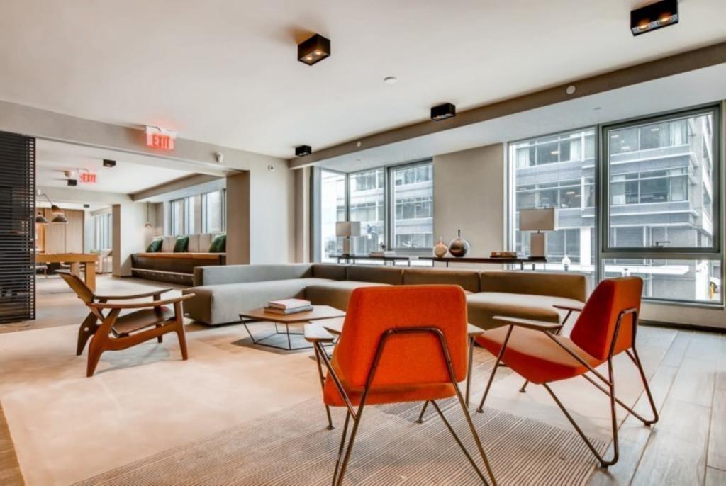 Global Luxury In Capitol Riverfront Aparthotel