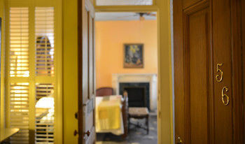 Hotel Tabard