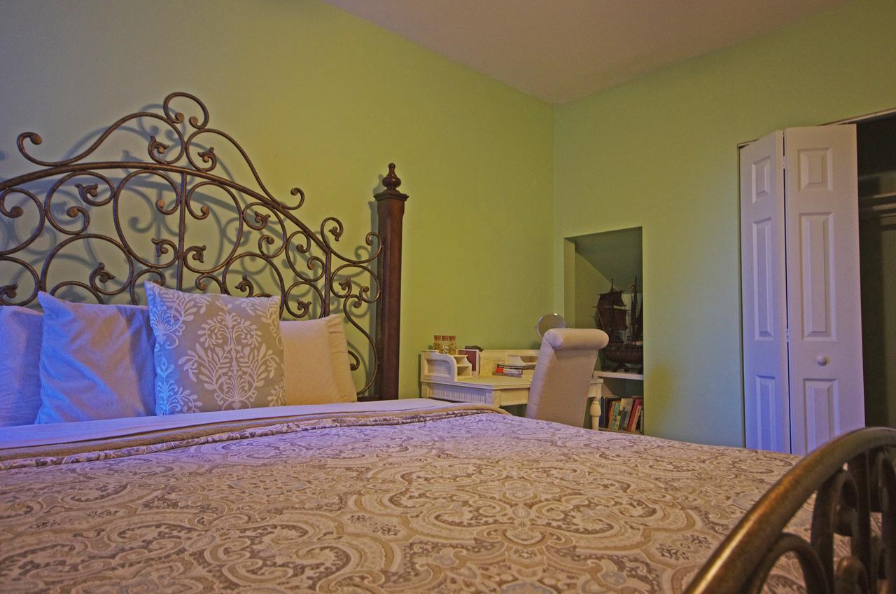 Bed & Breakfast Birdhouse 3*