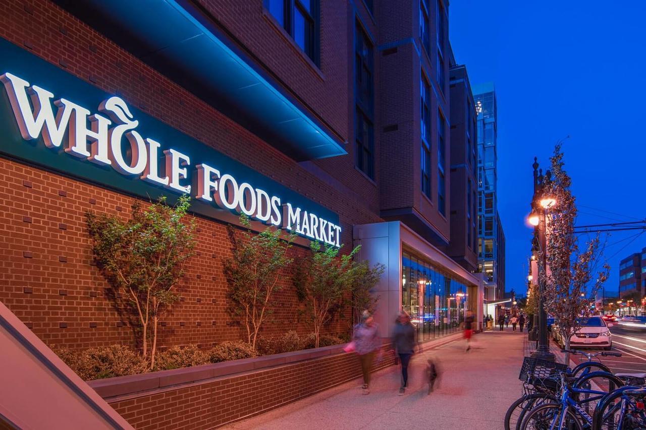 Stunning Dc W Rooftop Pool Ideal Location