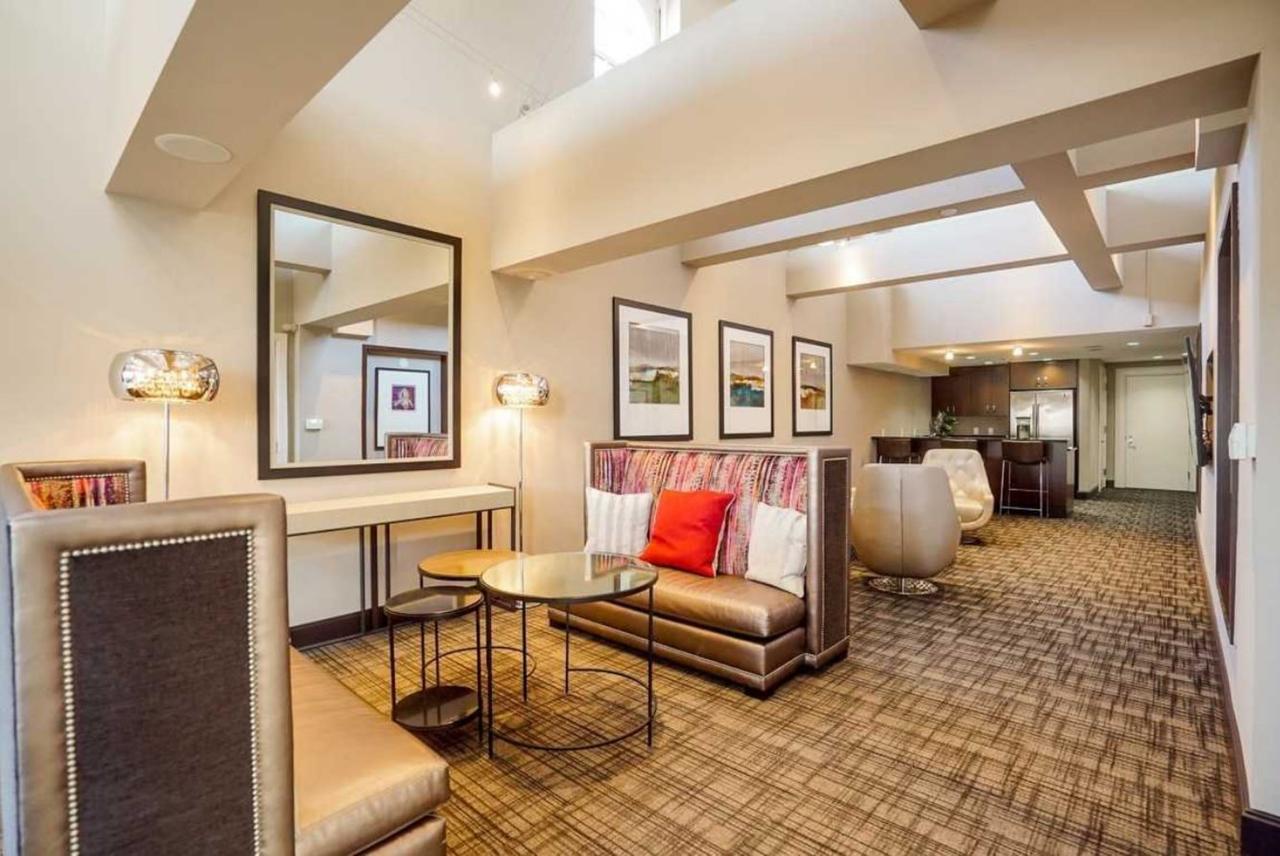 Global Luxury At The White House Inn