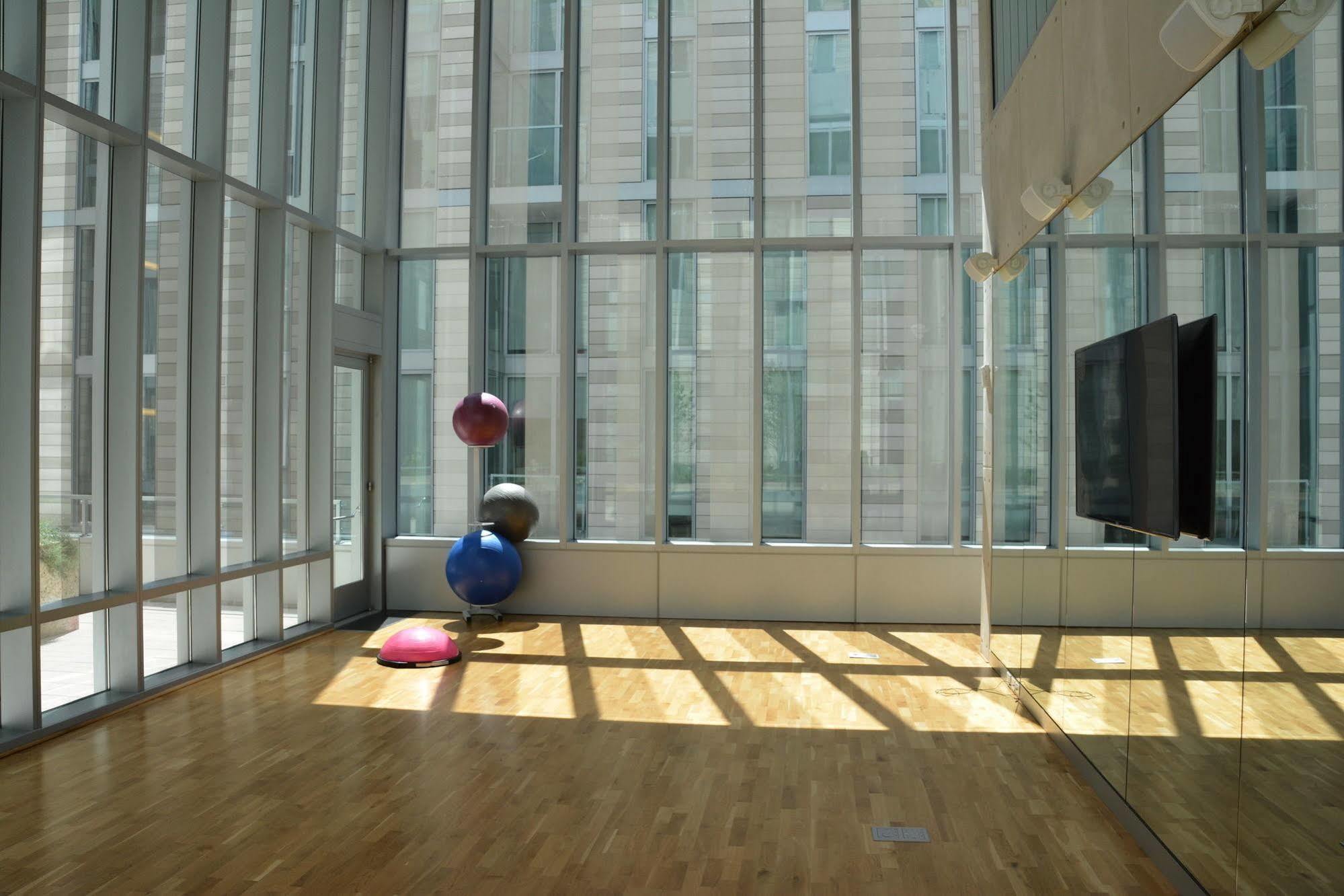 Bridgestreet At City Center Apartment