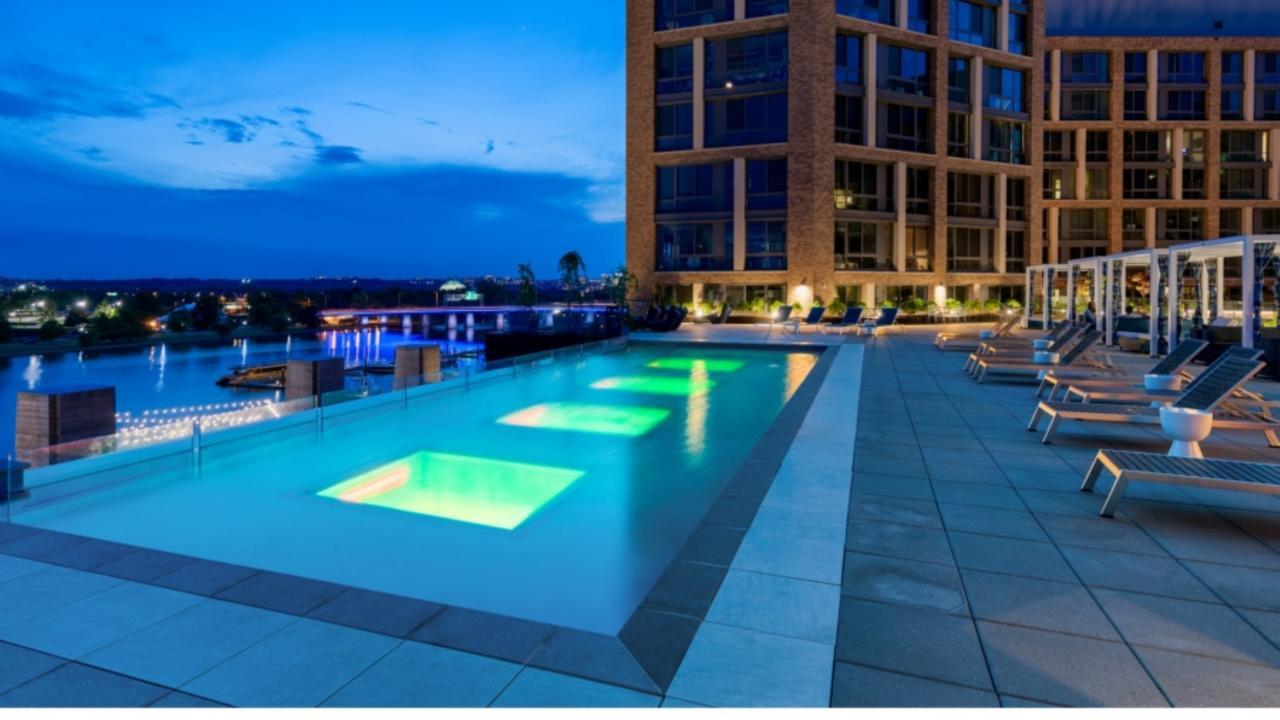 Global Luxury Suites At The Wharf