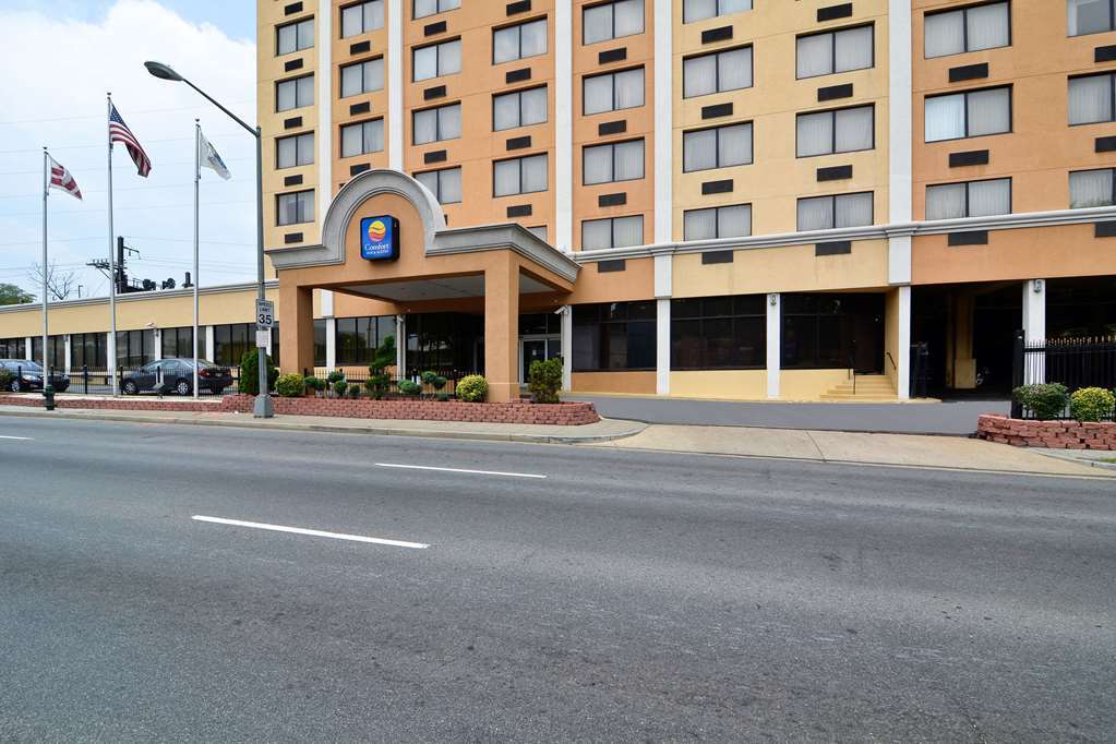 Hotel La Quinta & By La Quinta & By Wyndham Dc Noma