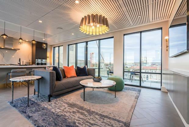 Luxury Two-story Penthouse In Heart Of Dc Apartment *
