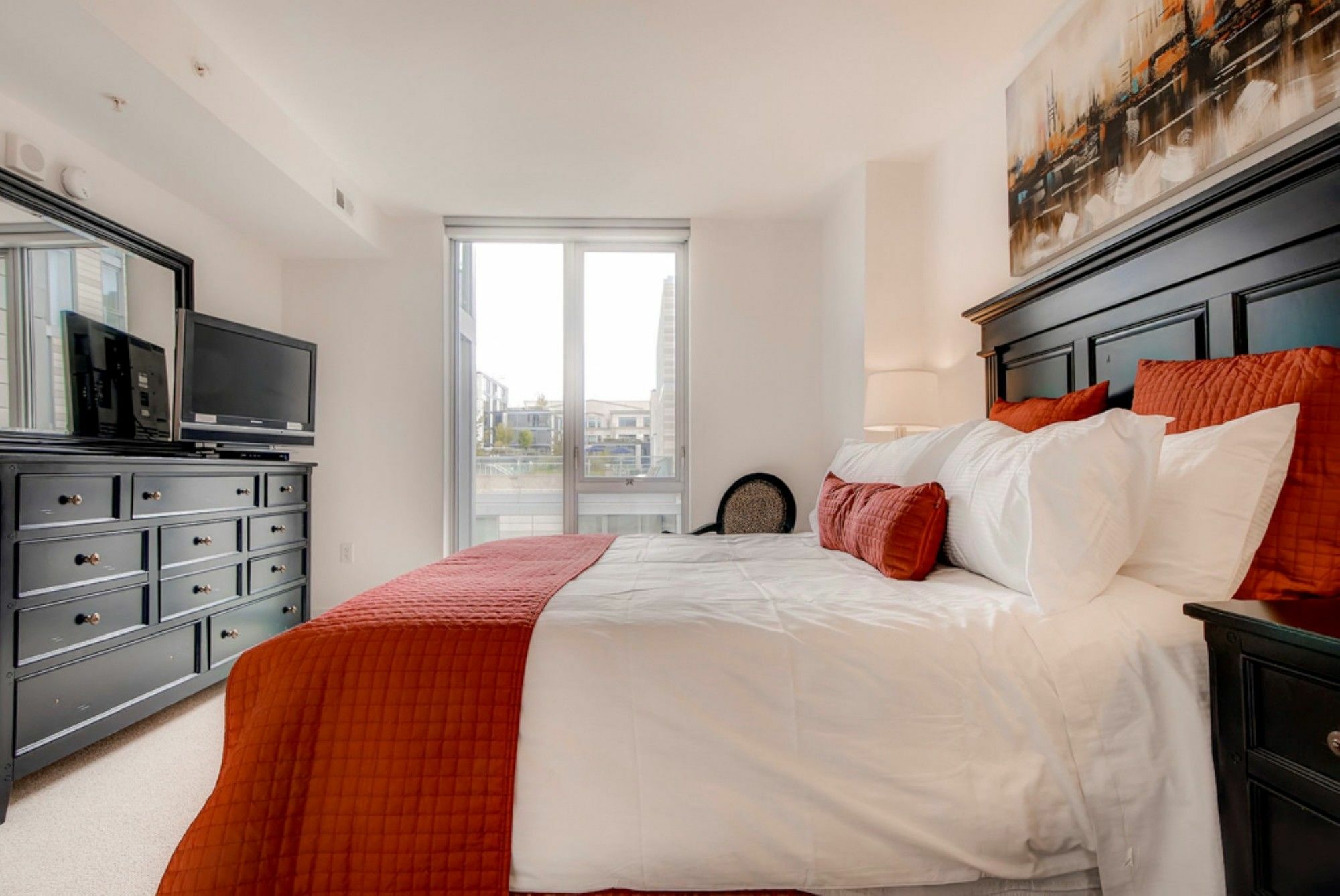 Global Luxury At Chinatown Apartment Washington