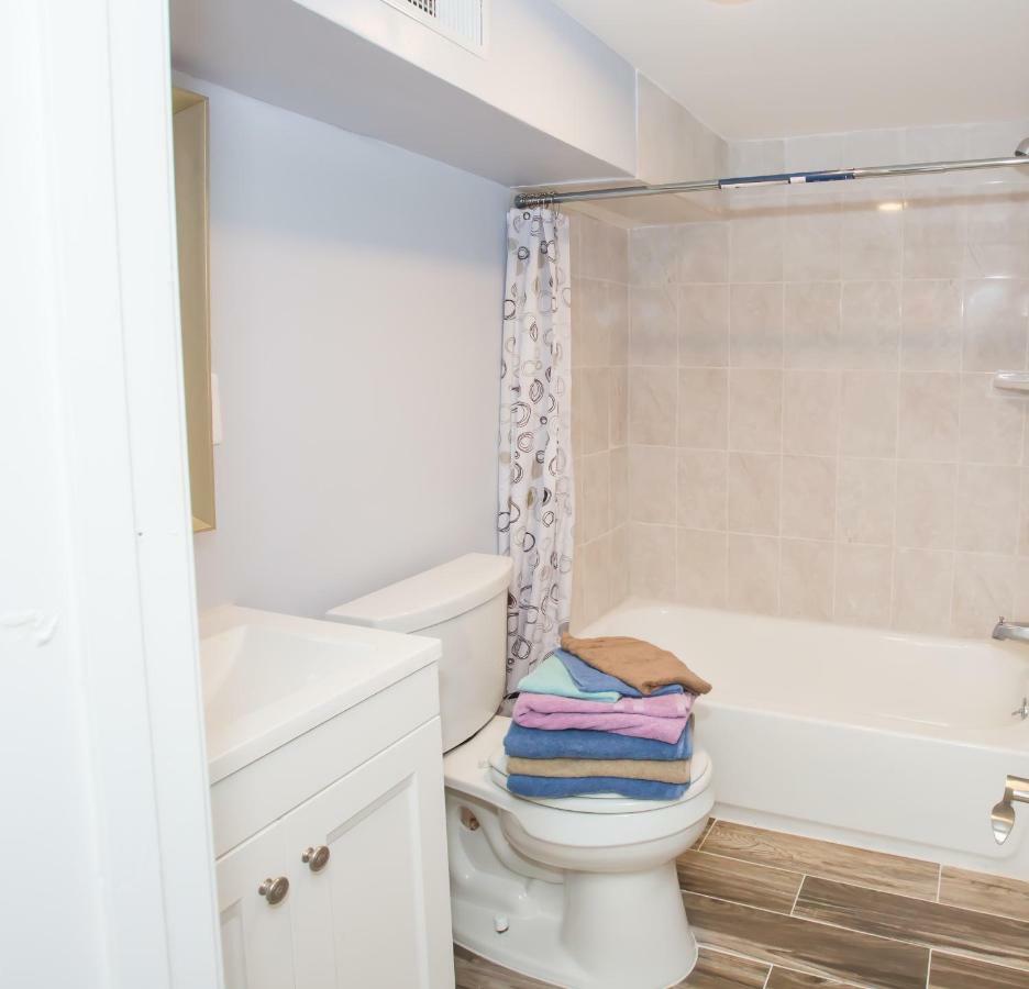 2 Full Bedrooms Basement Apt; 3-min Walk To Petworth Metro; Guest house *