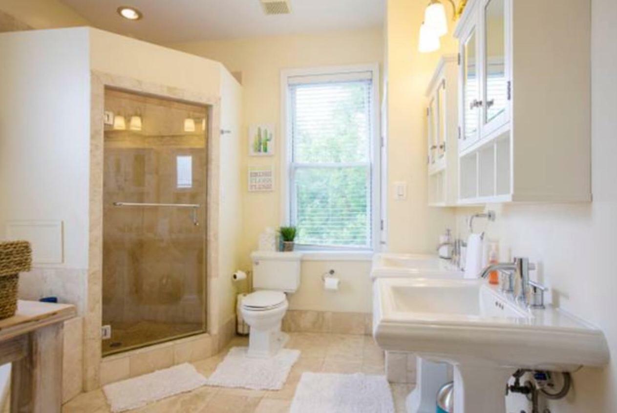 Holiday home Convention Center/logan Circle Large Cozy House. *