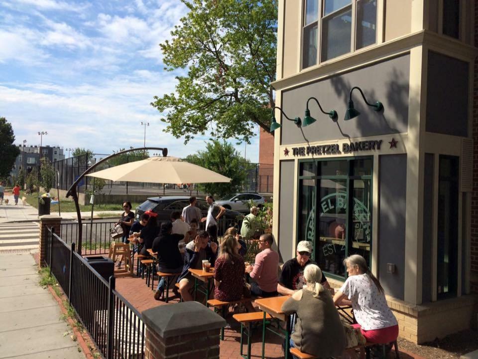 Chic -- Your Walkable, Capitol Hill Away From Home! *