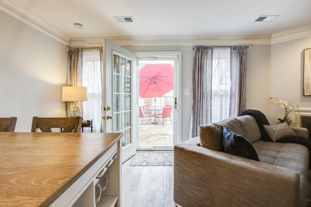Chic -- Your Walkable, Capitol Hill Away From Home! Apartment Washington