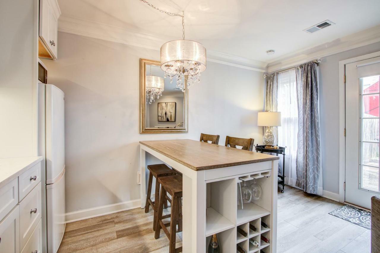 Chic -- Your Walkable, Capitol Hill Away From Home! Apartment