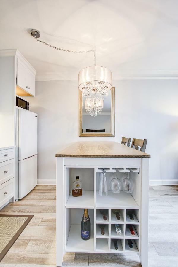 Chic -- Your Walkable, Capitol Hill Away From Home! Washington