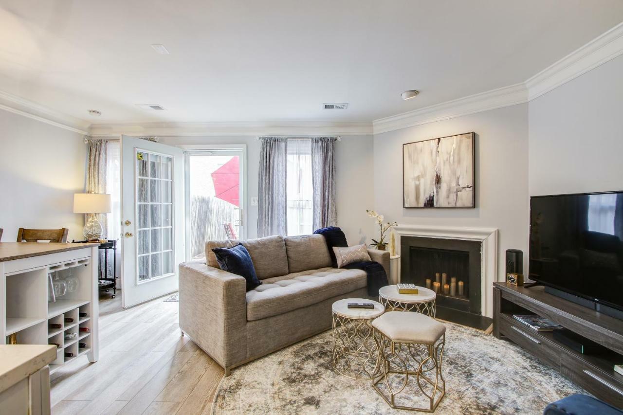 Chic -- Your Walkable, Capitol Hill Away From Home! Apartment